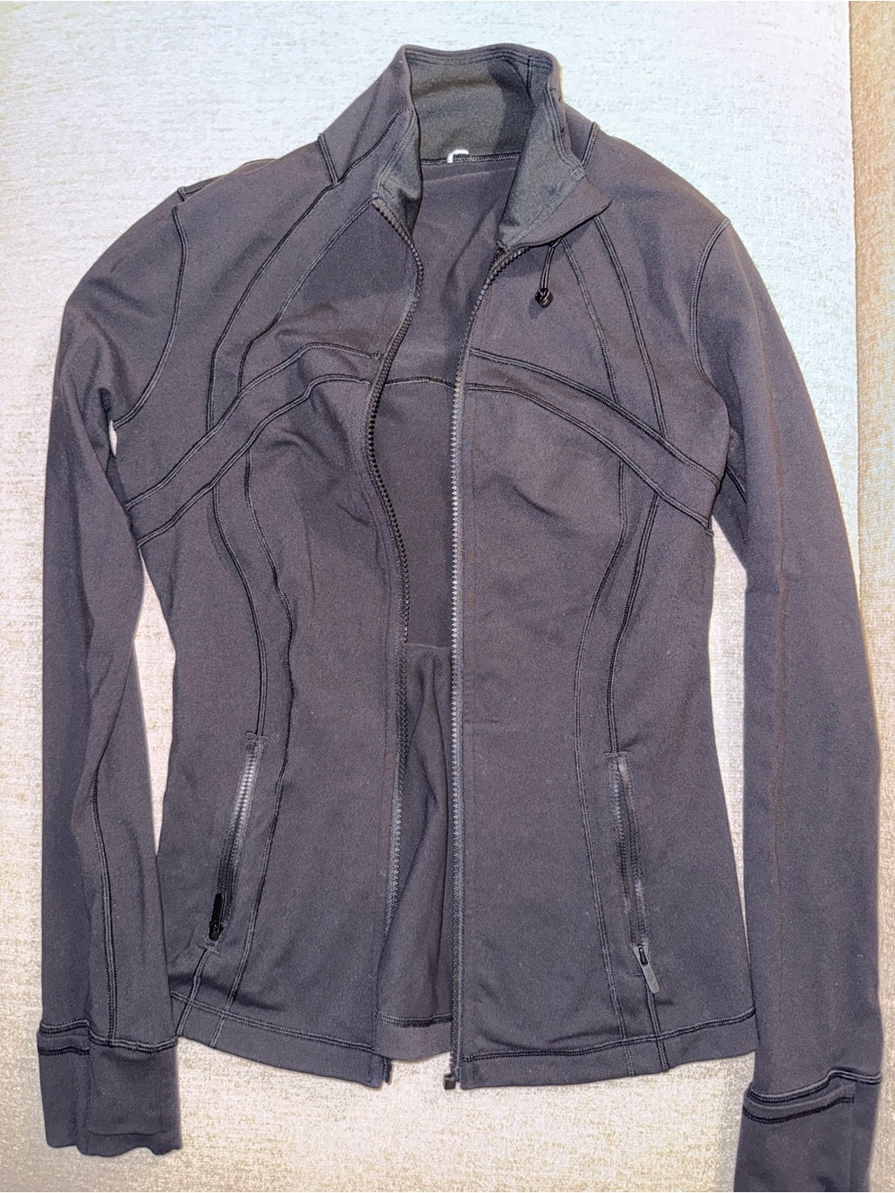 Lululemon define jacket size 6